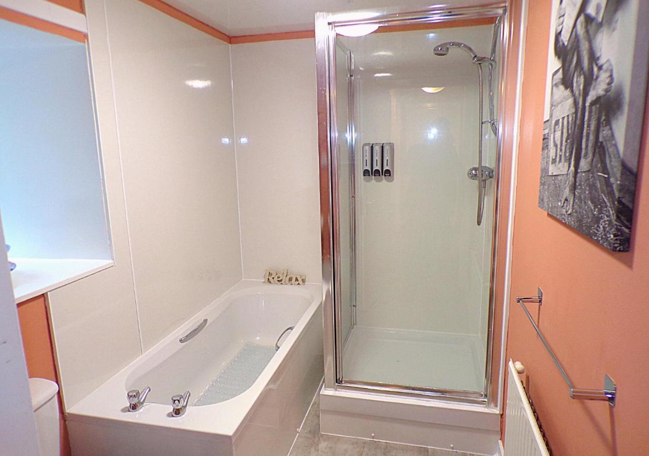 Whinstone Holiday Home In Falkland - Sleeps 8 Экстерьер фото