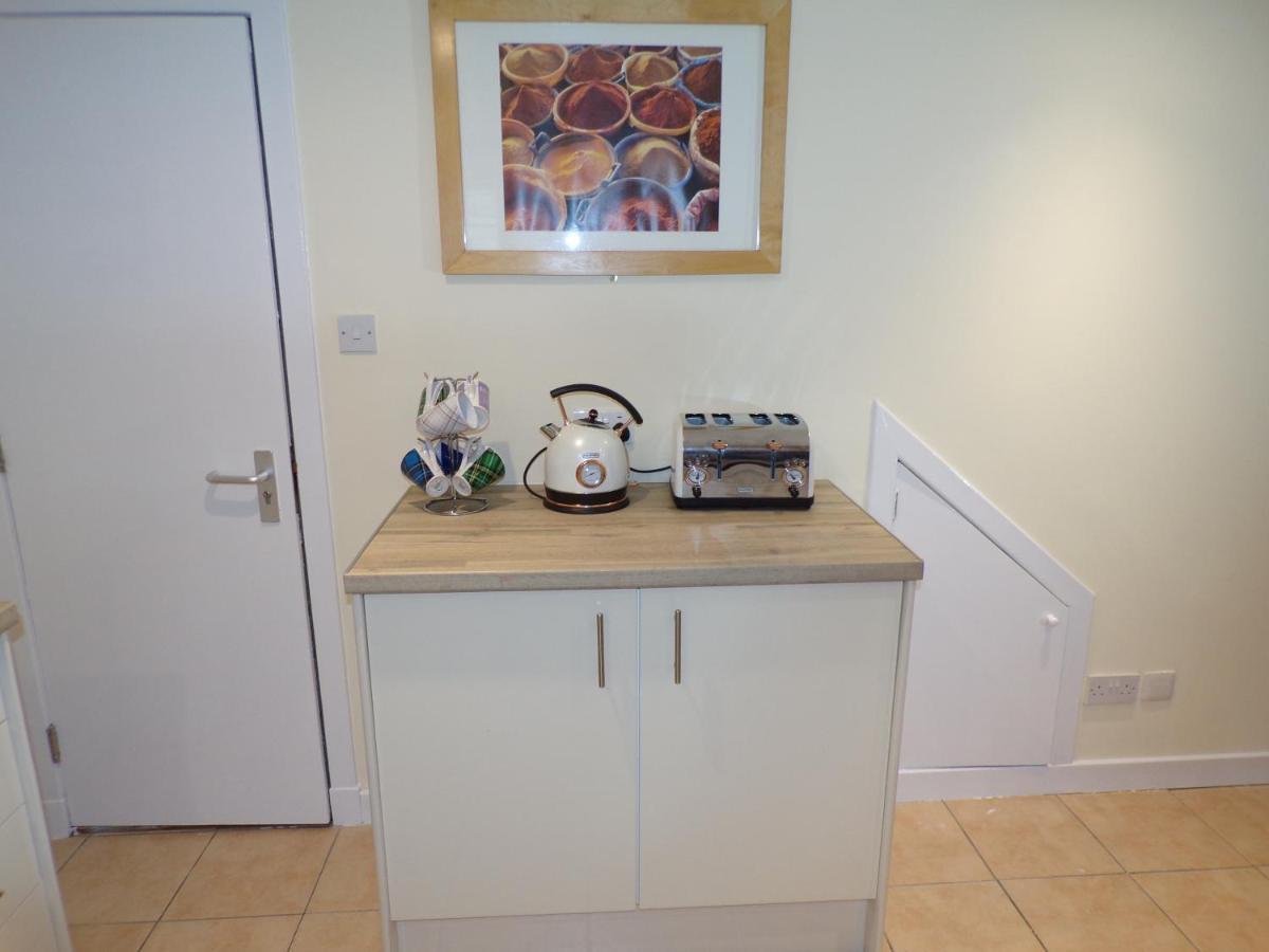 Whinstone Holiday Home In Falkland - Sleeps 8 Экстерьер фото
