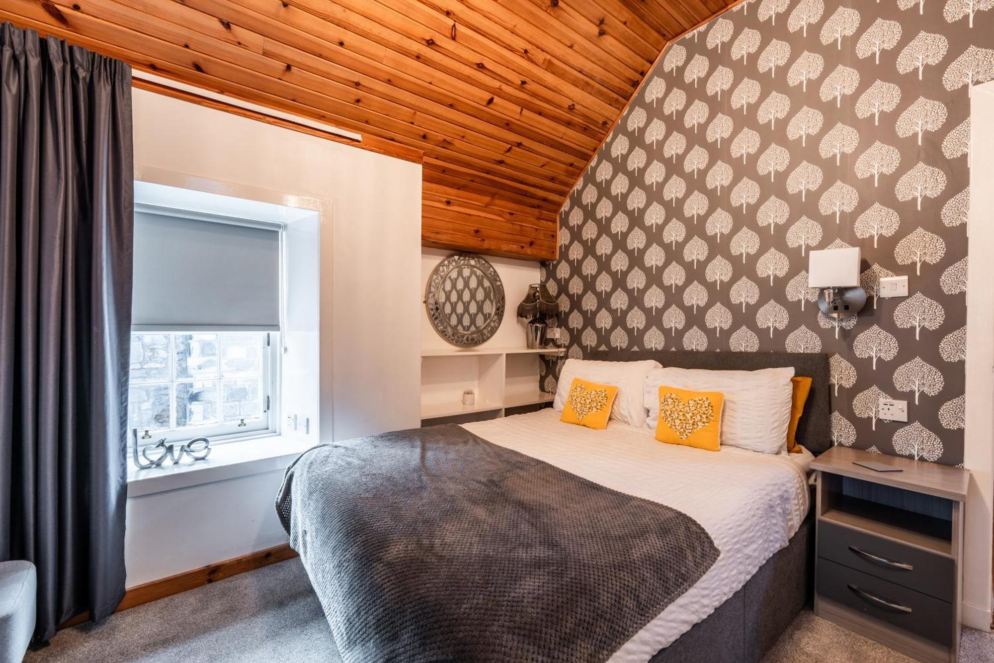 Whinstone Holiday Home In Falkland - Sleeps 8 Экстерьер фото