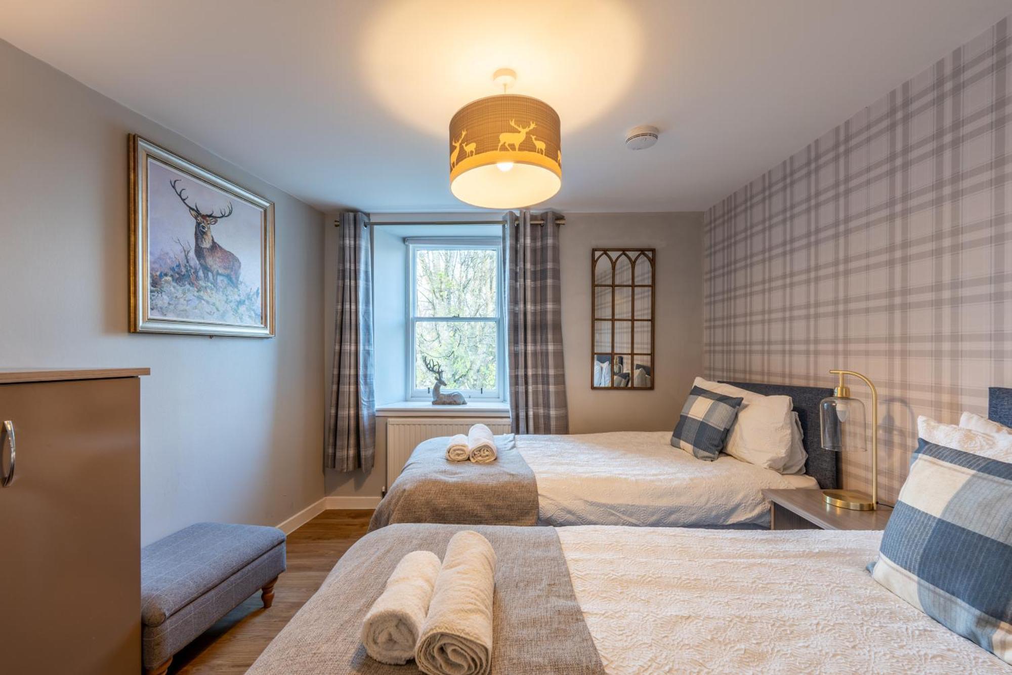 Whinstone Holiday Home In Falkland - Sleeps 8 Экстерьер фото
